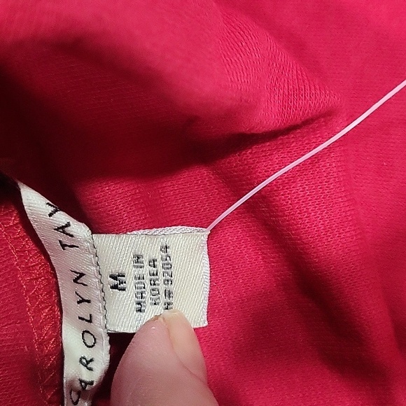 NWOT Red Caryolyn Taylor Turtleneck Size Medium - Picture 4 of 5